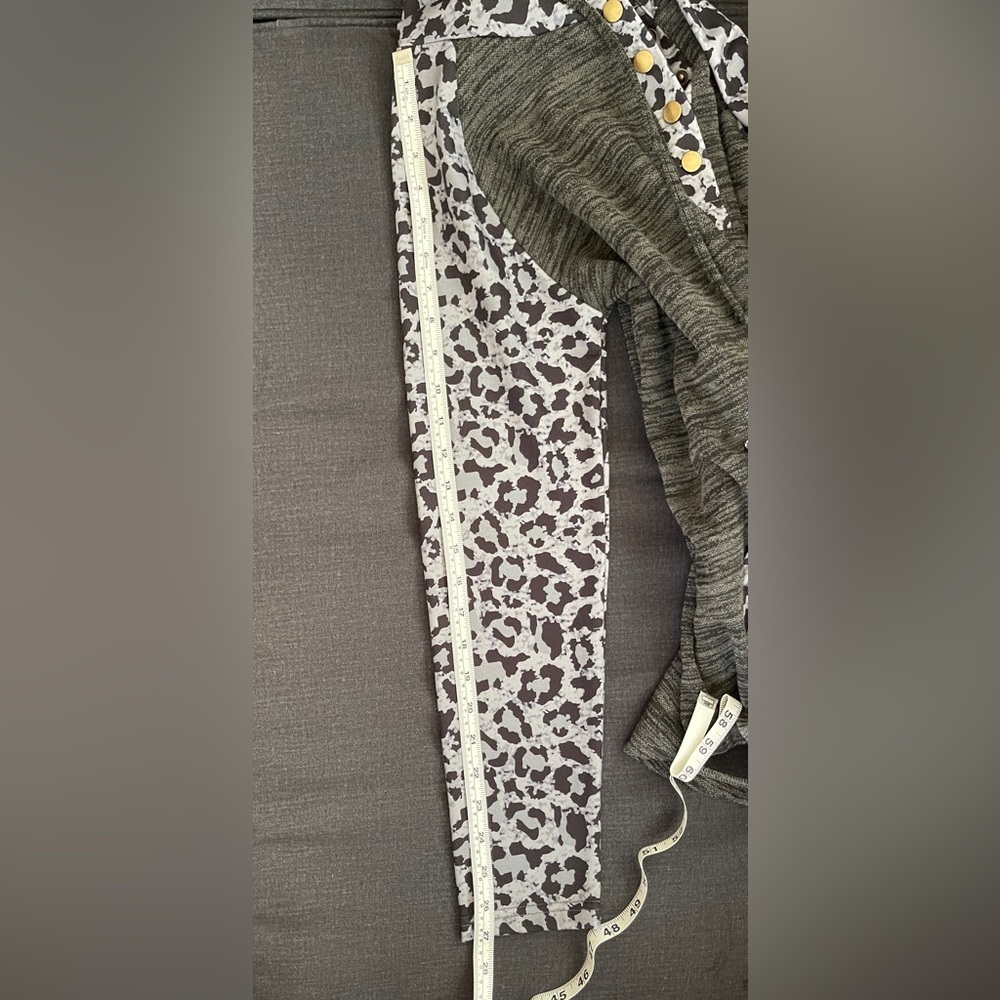 Leopard Black & Gray Hoodie - Picture 6 of 7